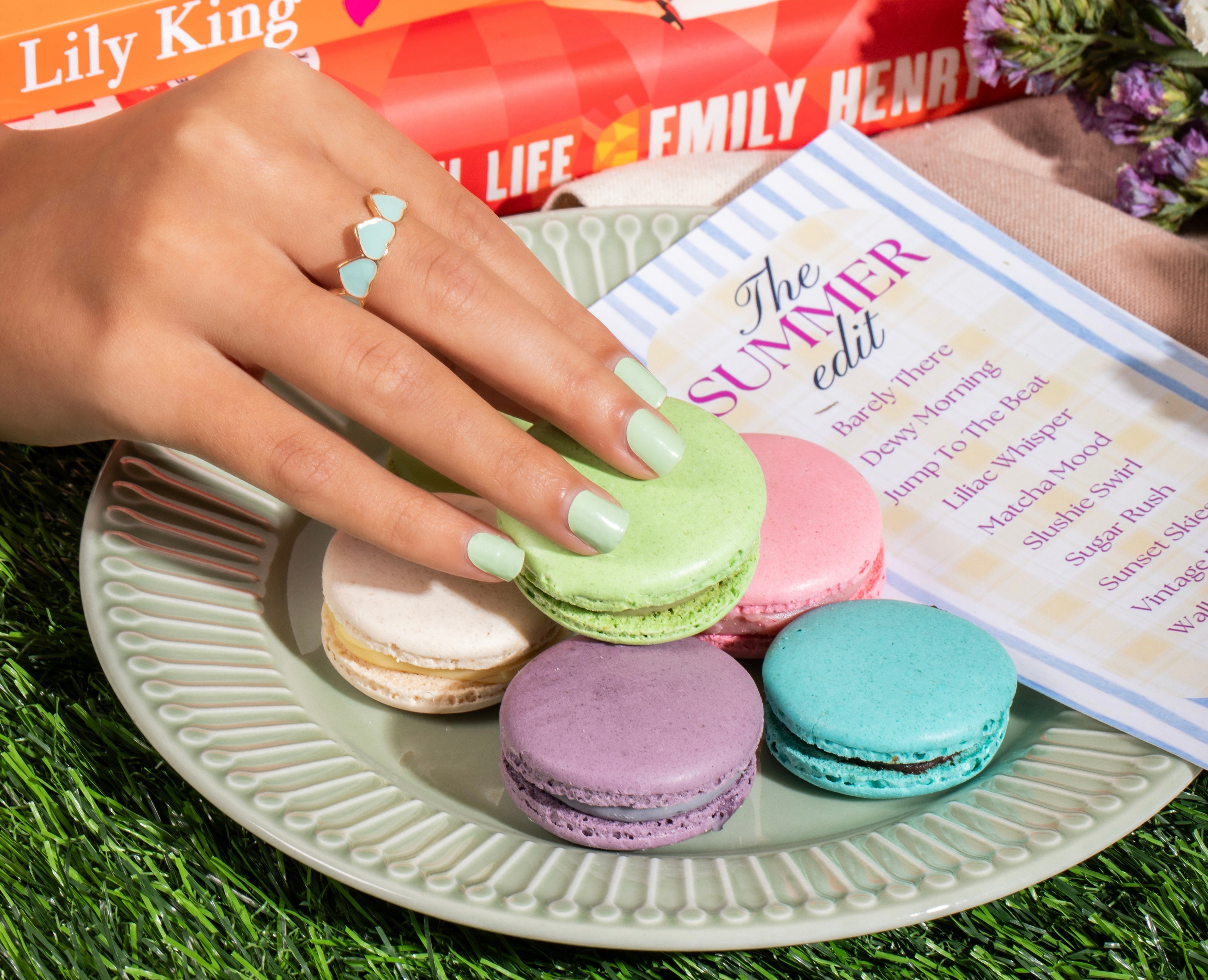 Why Is Everyone Into Nail Stickers?